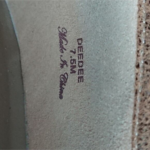 DONALD PLINER Gold Metallic DEEDEE Flats Loafers size 7.5M Slip On Square Toe - Picture 9 of 12